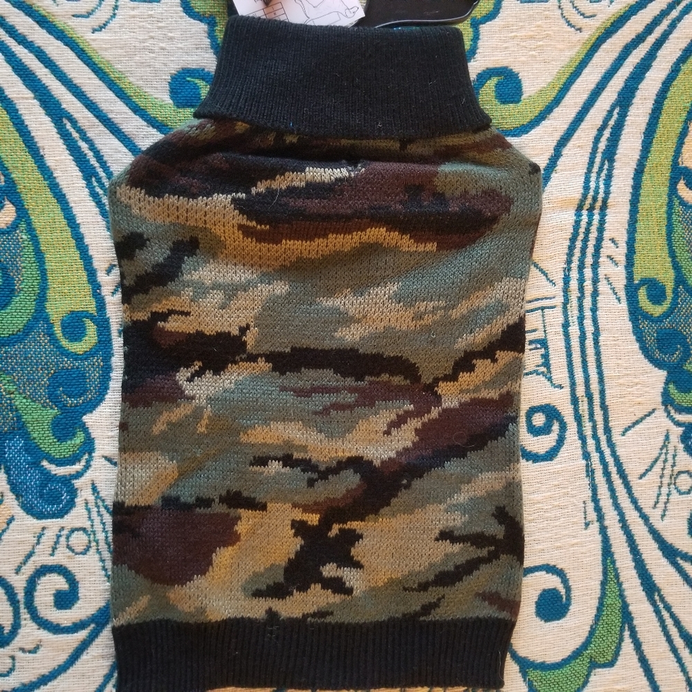 NWT XS Classic Green Camo Pattern Dog Sweater - Picture 3 of 8